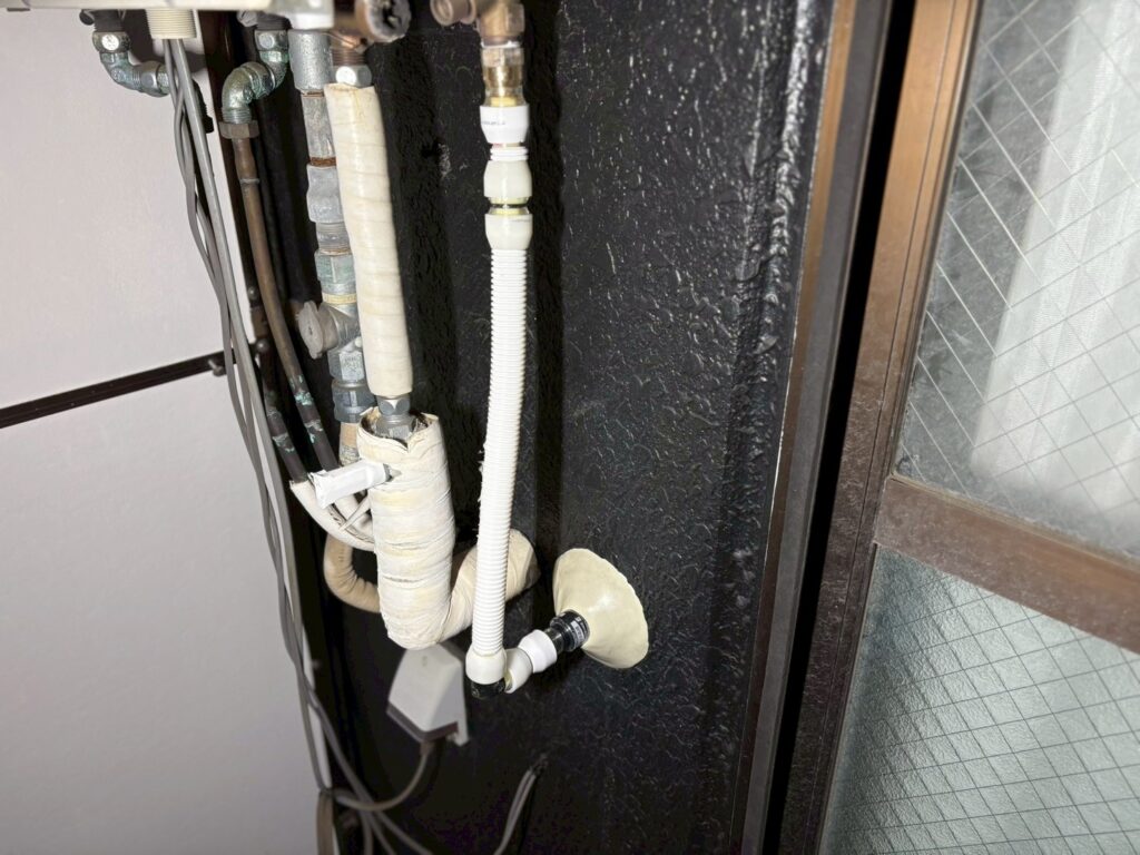 給湯管配管更新およびパテ補強完了