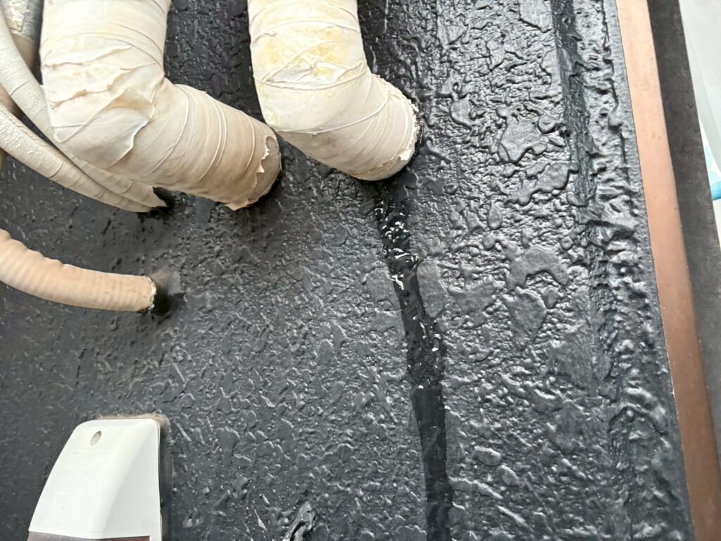 ベランダ床面漏水