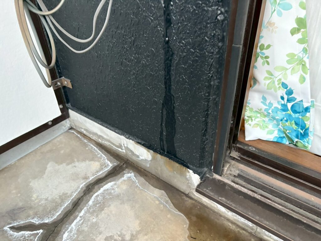 ドア付近水浸し