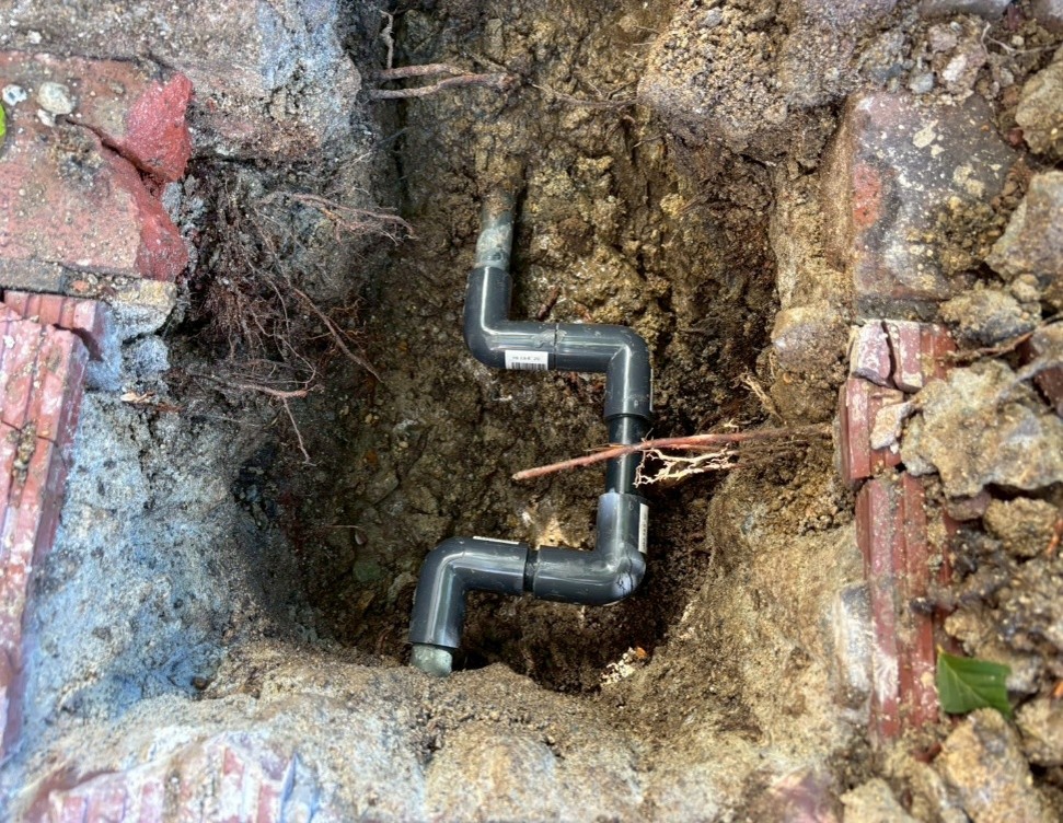 屋外給水管漏水修理工事