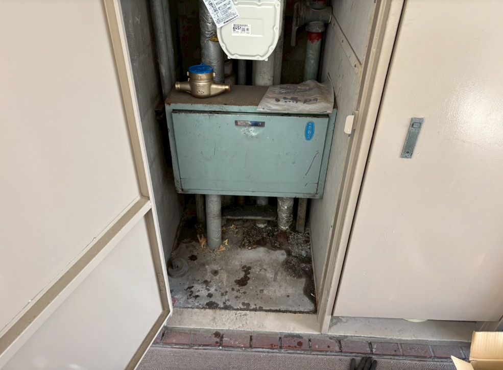 203号室P.S内 作業前